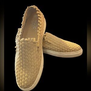 Vince Camuto VC Bimmy Beige Woven Sneakers Size 9M Women's